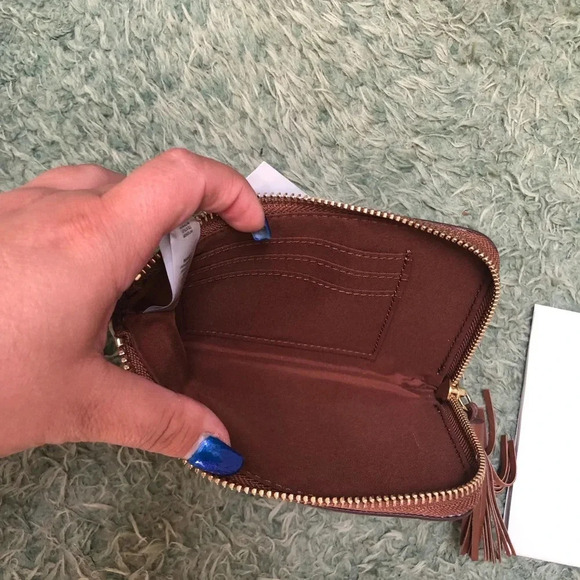 NWT FOSSIL HEART TASSEL WRISTLET - Picture 3 of 3